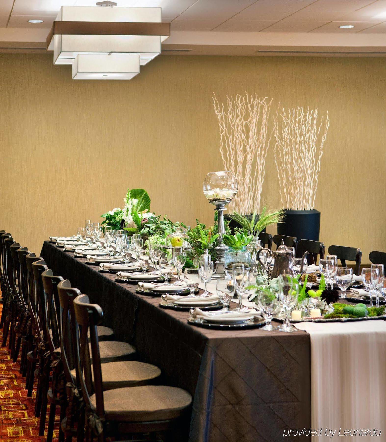 Courtyard By Marriott Santa Barbara Goleta Hotell Restaurant bilde
